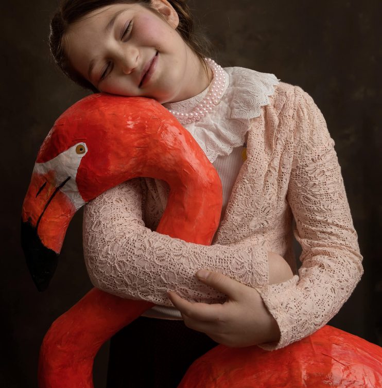 תכנון תמונה לא מסתיים ביצירת פלמינגו, זאת רק ההתחלה 🙂 בחירת בגדים, שילוב צבעים, האם לצלם באור טבעי או בסטודיו, האם ברקע מסוים או לא, מה הרוח של התמונה ומה המסר, כל אלה הם החלטות שאני כצלמת צריכה לקבל לפני צילום כדי שהתוצאה הסופית תהיה מעניינת וייחודית.